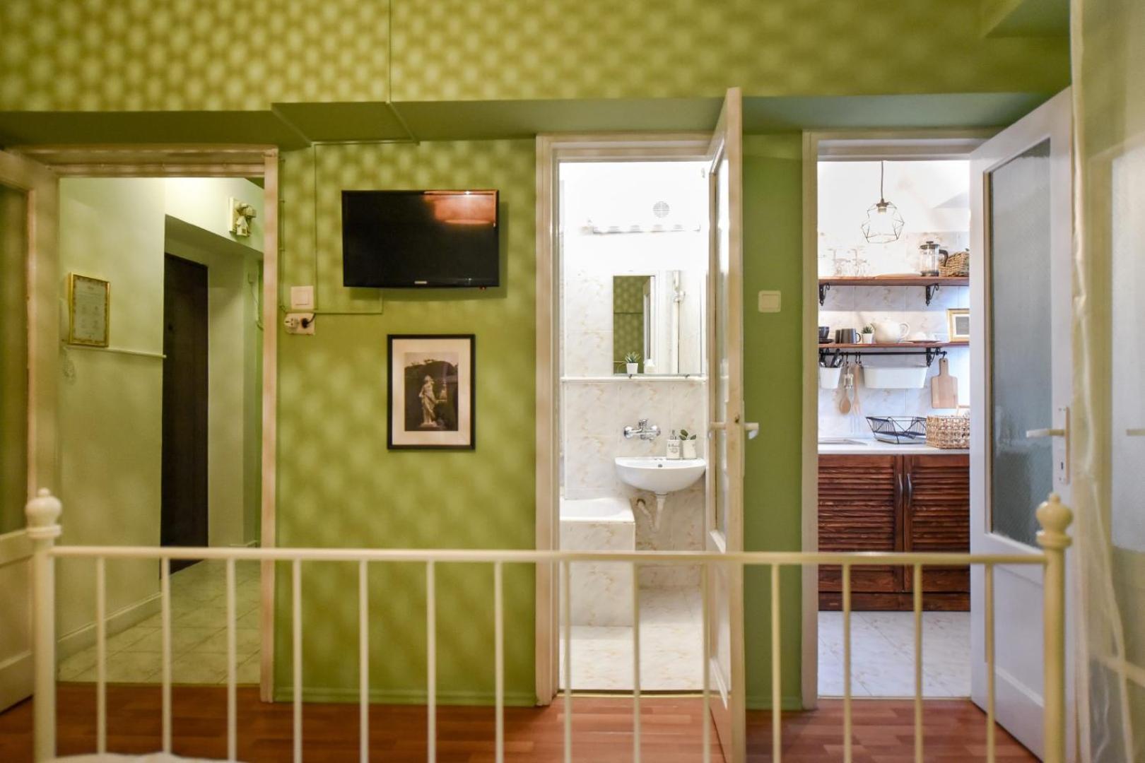 Chic Accommodation With Breathtaking Views Over Calea Victoriei - Your Central Heaven บูคาเรสต์ ห้อง รูปภาพ