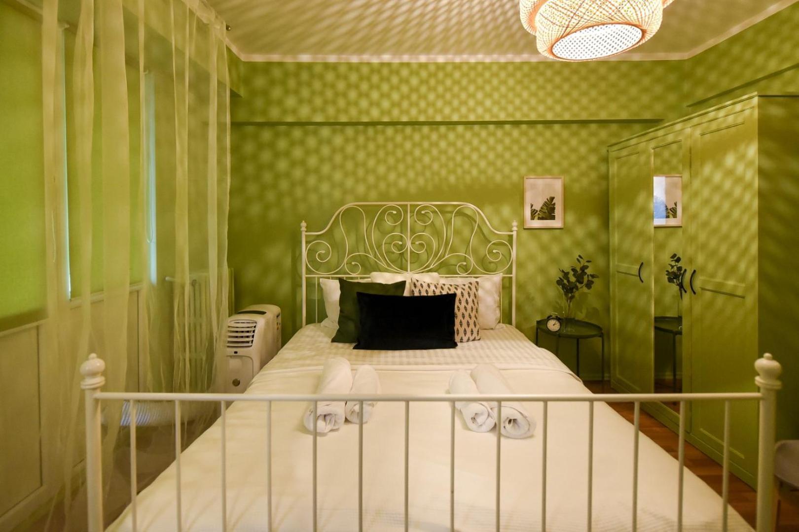 Chic Accommodation With Breathtaking Views Over Calea Victoriei - Your Central Heaven บูคาเรสต์ ห้อง รูปภาพ