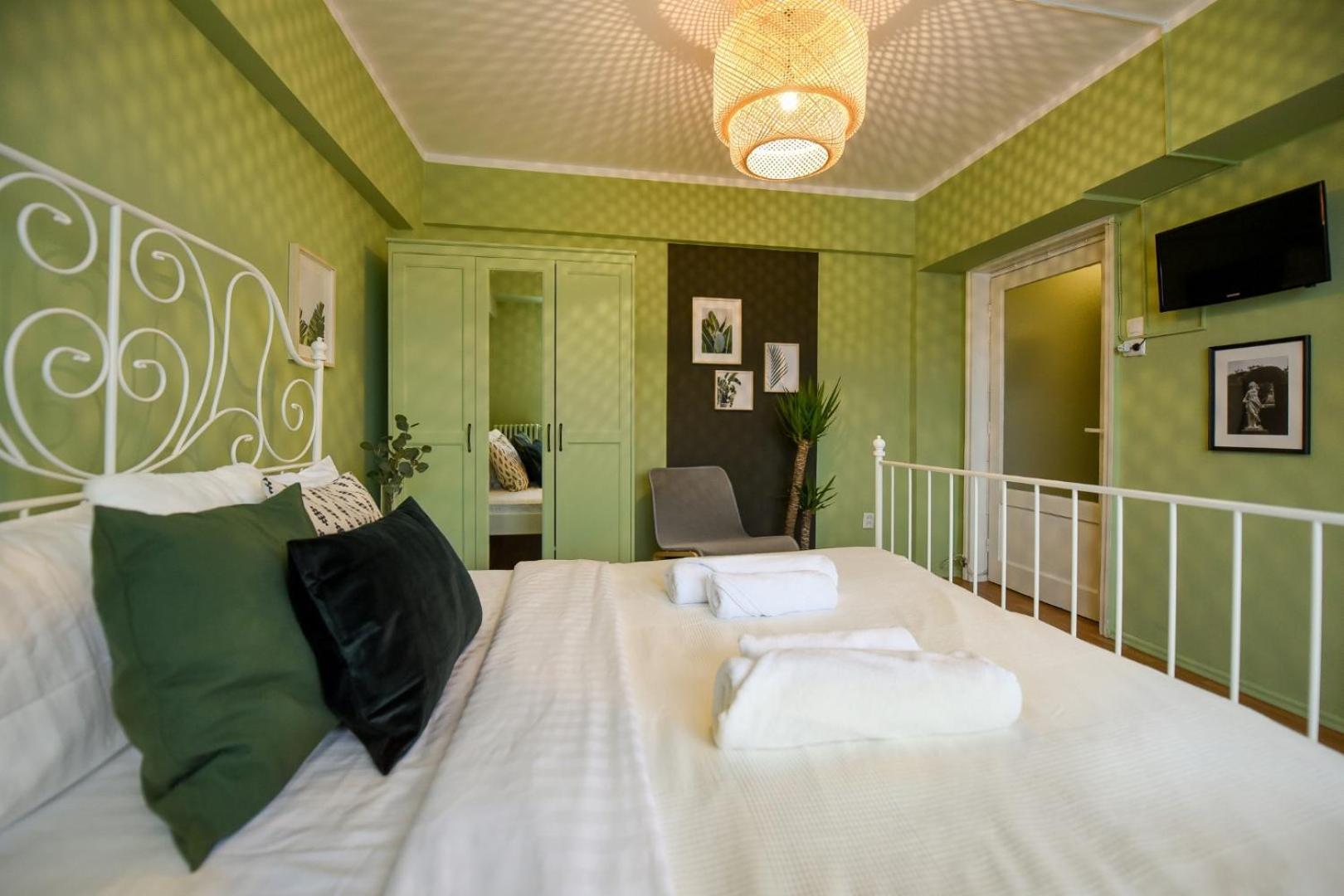 Chic Accommodation With Breathtaking Views Over Calea Victoriei - Your Central Heaven บูคาเรสต์ ห้อง รูปภาพ