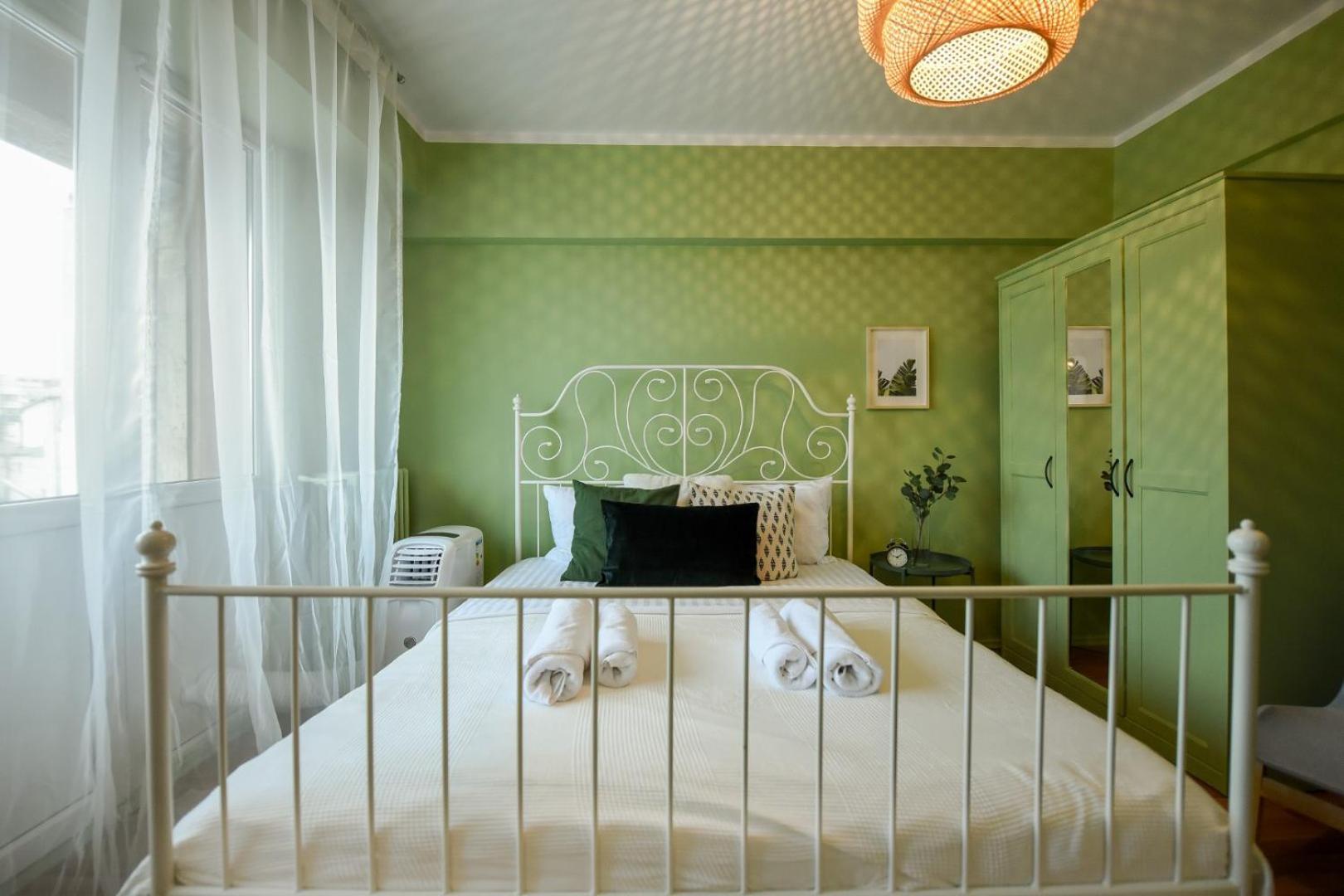 Chic Accommodation With Breathtaking Views Over Calea Victoriei - Your Central Heaven บูคาเรสต์ ห้อง รูปภาพ
