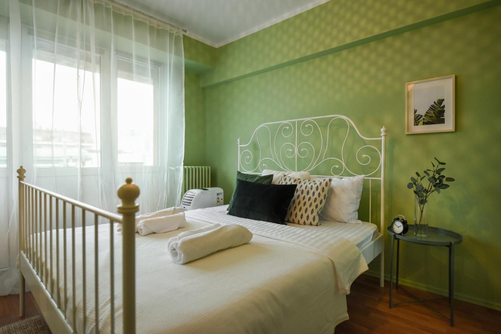 Chic Accommodation With Breathtaking Views Over Calea Victoriei - Your Central Heaven บูคาเรสต์ ห้อง รูปภาพ